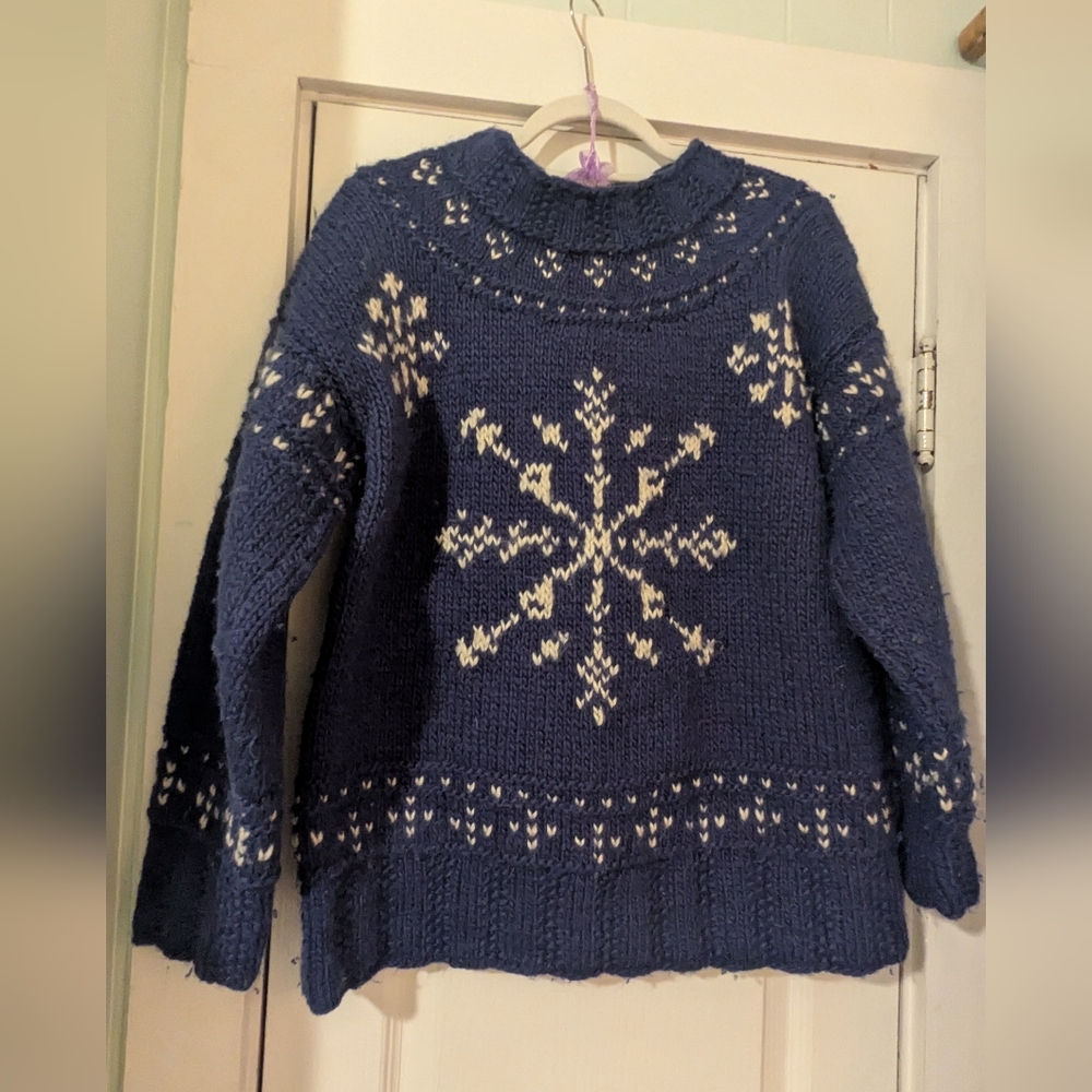 Handknit Vintage Navy Blue Snowflake Sweater Lambswool L